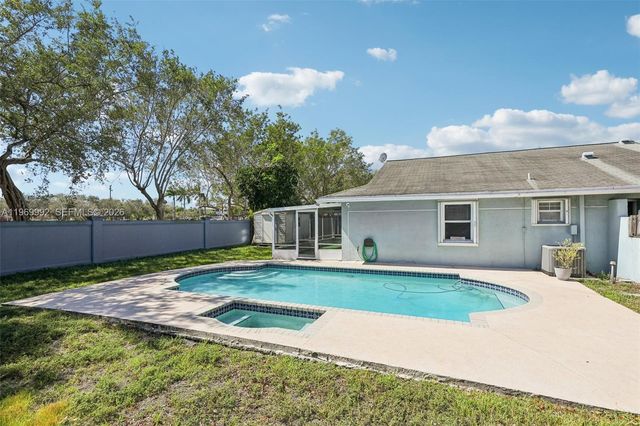9700 SW 59th St, Cooper City, FL 33328