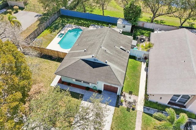 9700 SW 59th St, Cooper City, FL 33328