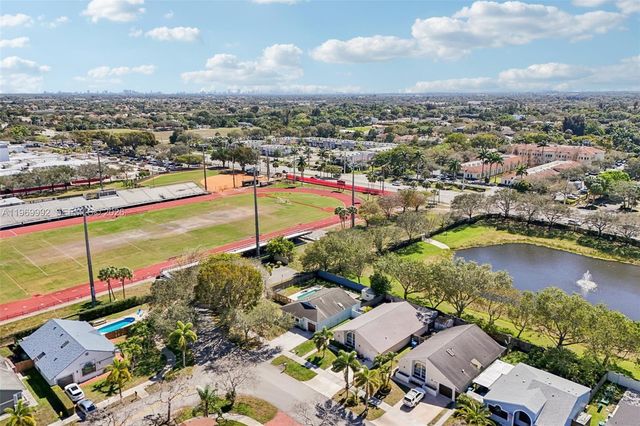 9700 SW 59th St, Cooper City, FL 33328