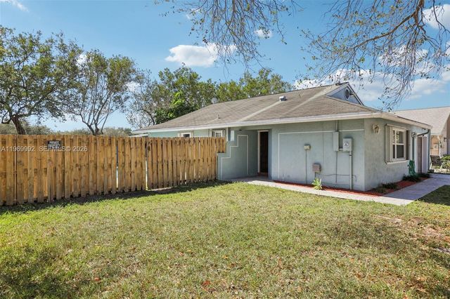 9700 SW 59th St, Cooper City, FL 33328