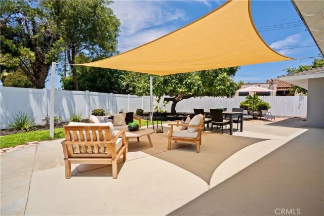 18211 Fairhaven, Santa Ana, CA 92705
