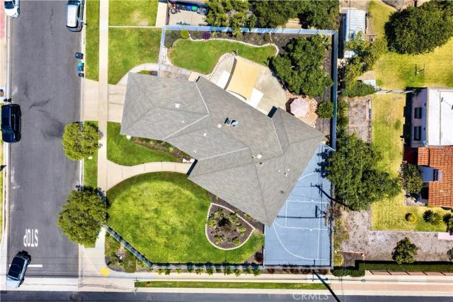 18211 Fairhaven, Santa Ana, CA 92705