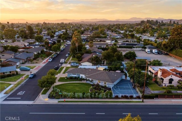 18211 Fairhaven, Santa Ana, CA 92705