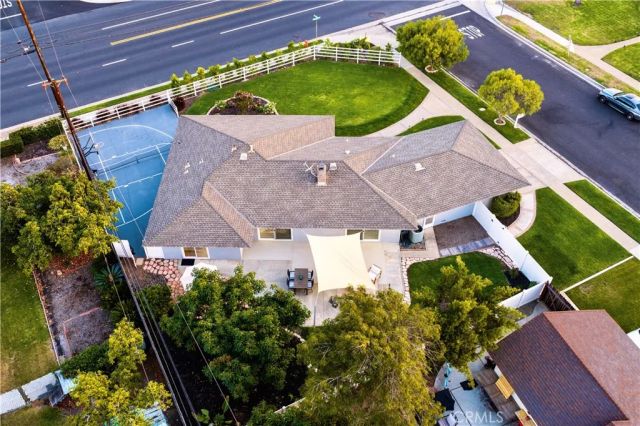 18211 Fairhaven, Santa Ana, CA 92705
