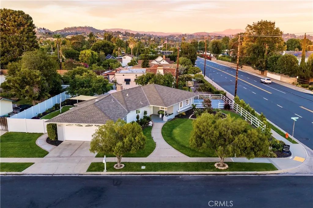18211 Fairhaven, Santa Ana, CA 92705