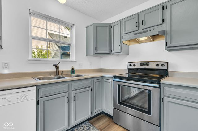 611 E Pine Ridge Drive, Westfield, IN 46074