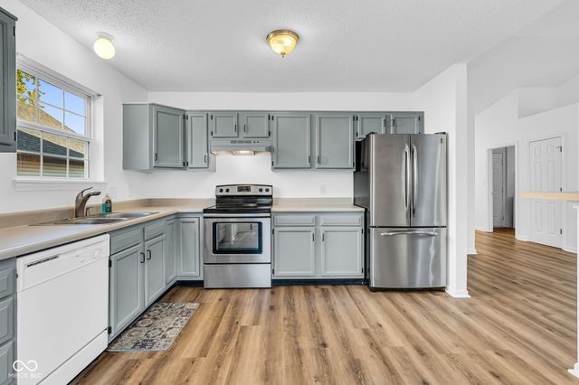 611 E Pine Ridge Drive, Westfield, IN 46074