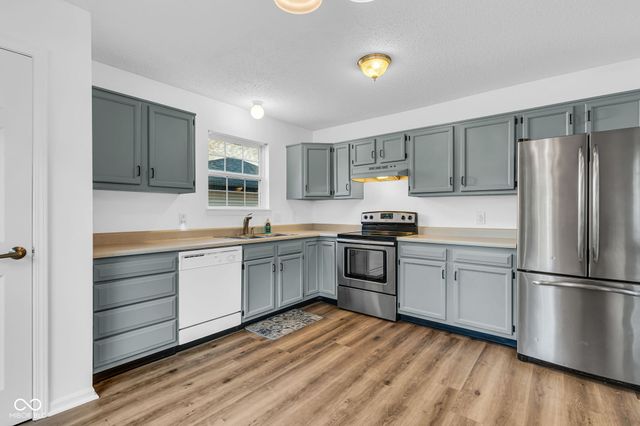611 E Pine Ridge Drive, Westfield, IN 46074