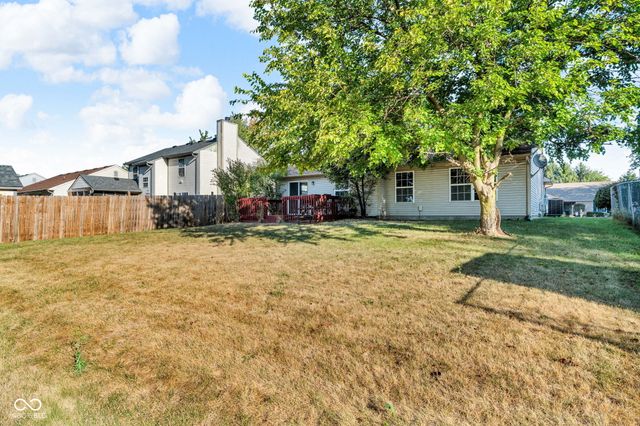 611 E Pine Ridge Drive, Westfield, IN 46074