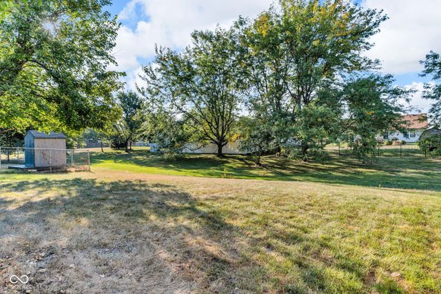 611 E Pine Ridge Drive, Westfield, IN 46074