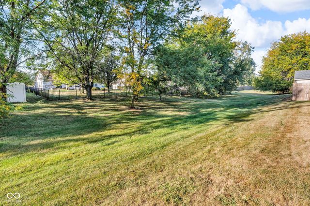 611 E Pine Ridge Drive, Westfield, IN 46074