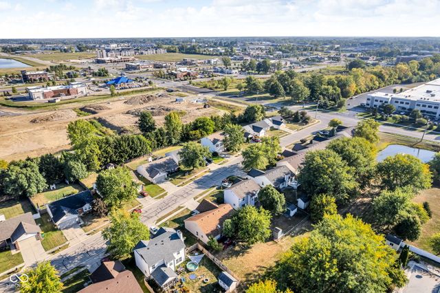 611 E Pine Ridge Drive, Westfield, IN 46074
