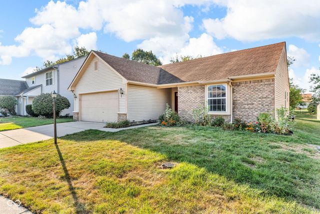 611 E Pine Ridge Drive, Westfield, IN 46074