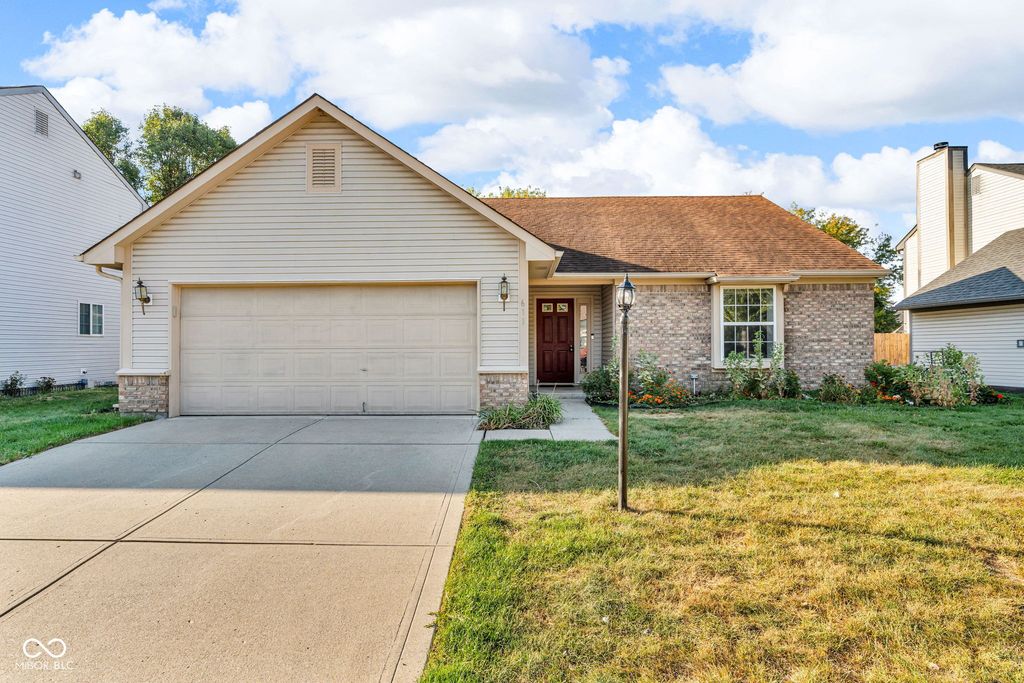 611 E Pine Ridge Drive, Westfield, IN 46074