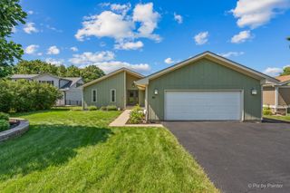 30 Holiday Drive, Lake Holiday, IL 60552