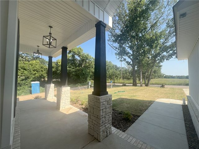 878 Tucks Chapel Road, Rogers, AR 72756