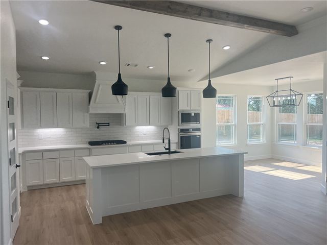 878 Tucks Chapel Road, Rogers, AR 72756