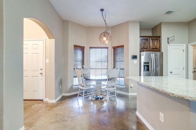 608 Brandt Street, Grandview, TX 76050