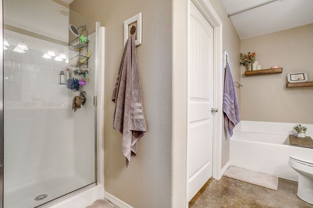 608 Brandt Street, Grandview, TX 76050