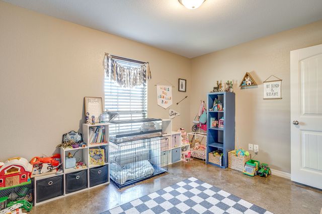 608 Brandt Street, Grandview, TX 76050