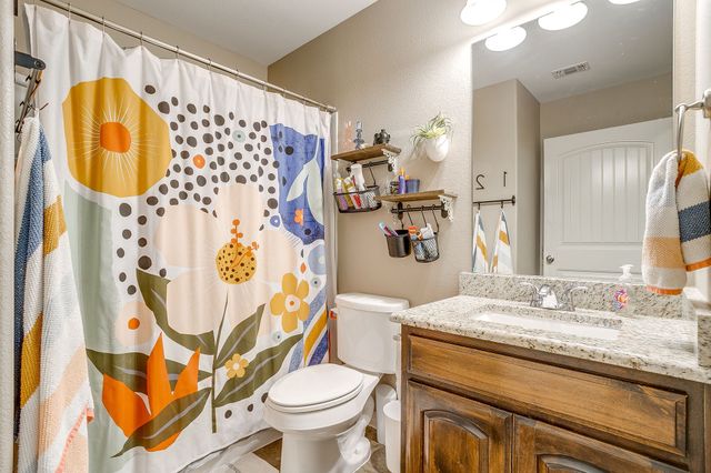 608 Brandt Street, Grandview, TX 76050