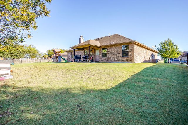 608 Brandt Street, Grandview, TX 76050