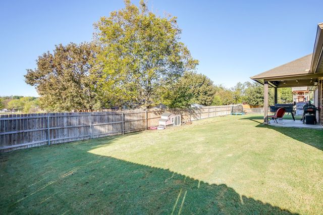 608 Brandt Street, Grandview, TX 76050