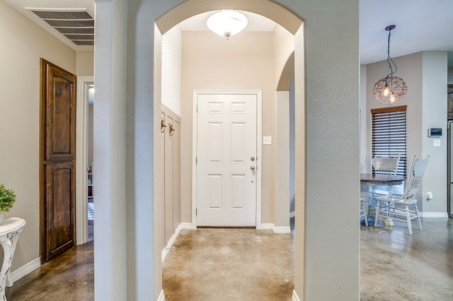 608 Brandt Street, Grandview, TX 76050