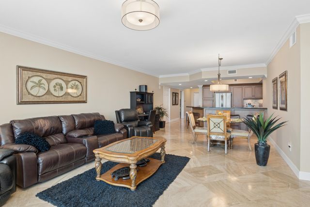 2640 Lake Shore Drive 1811, Riviera Beach, FL 33404