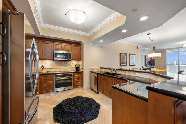 2640 Lake Shore Drive 1811, Riviera Beach, FL 33404