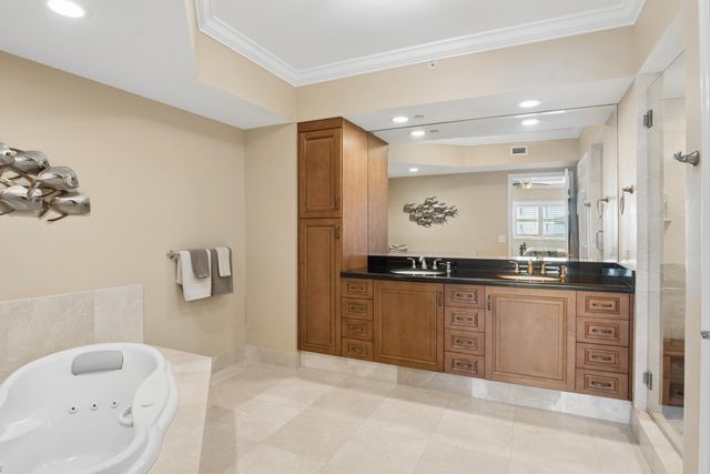 2640 Lake Shore Drive 1811, Riviera Beach, FL 33404