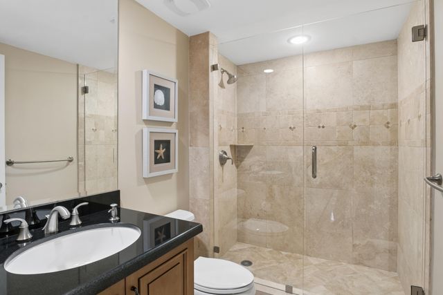 2640 Lake Shore Drive 1811, Riviera Beach, FL 33404