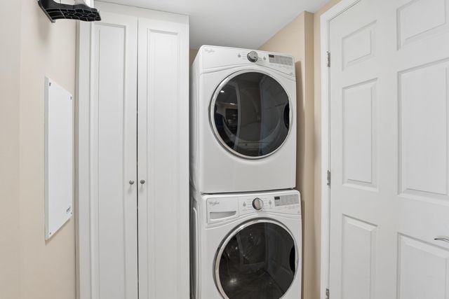 2640 Lake Shore Drive 1811, Riviera Beach, FL 33404