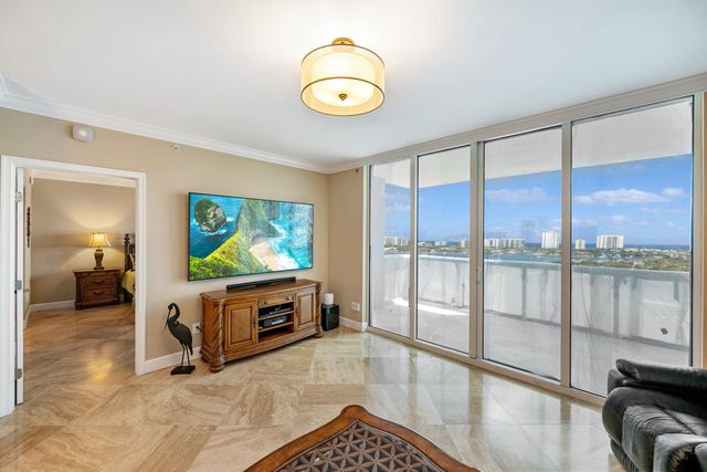 2640 Lake Shore Drive 1811, Riviera Beach, FL 33404