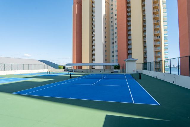 2640 Lake Shore Drive 1811, Riviera Beach, FL 33404