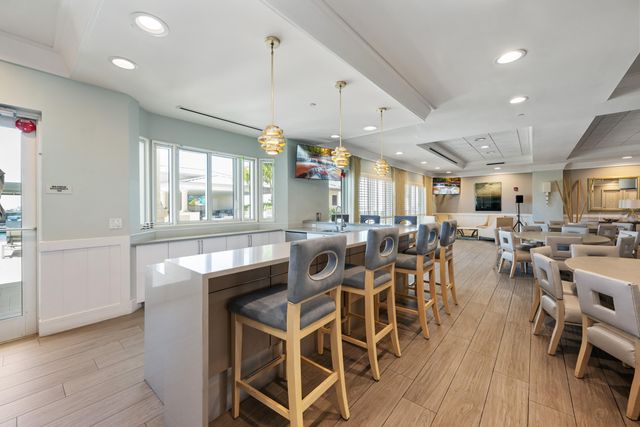 2640 Lake Shore Drive 1811, Riviera Beach, FL 33404