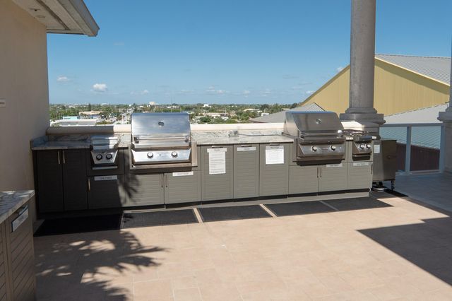 2640 Lake Shore Drive 1811, Riviera Beach, FL 33404