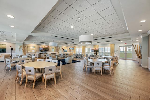 2640 Lake Shore Drive 1811, Riviera Beach, FL 33404