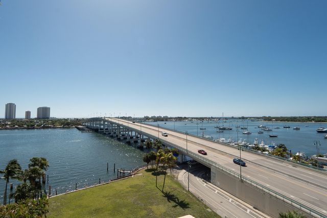 2640 Lake Shore Drive 1811, Riviera Beach, FL 33404