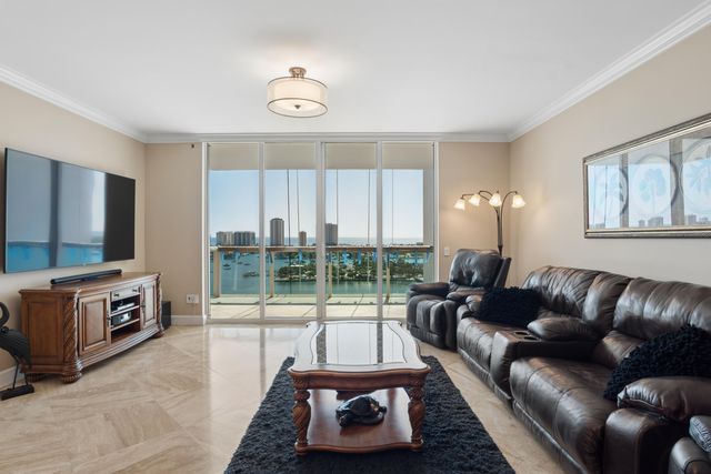 2640 Lake Shore Drive 1811, Riviera Beach, FL 33404