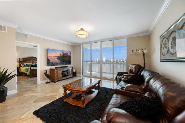 2640 Lake Shore Drive 1811, Riviera Beach, FL 33404