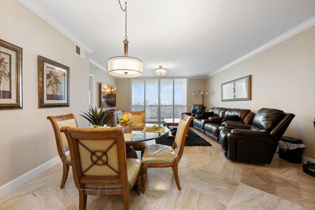 2640 Lake Shore Drive 1811, Riviera Beach, FL 33404