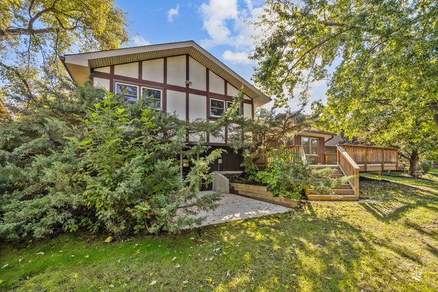 2924 Hickory Court, Woodridge, IL 60517