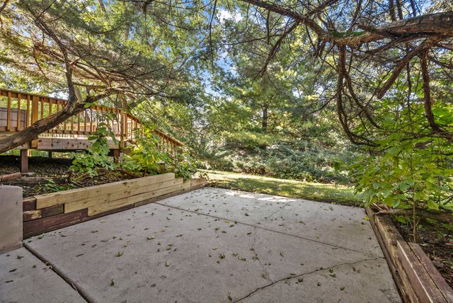 2924 Hickory Court, Woodridge, IL 60517