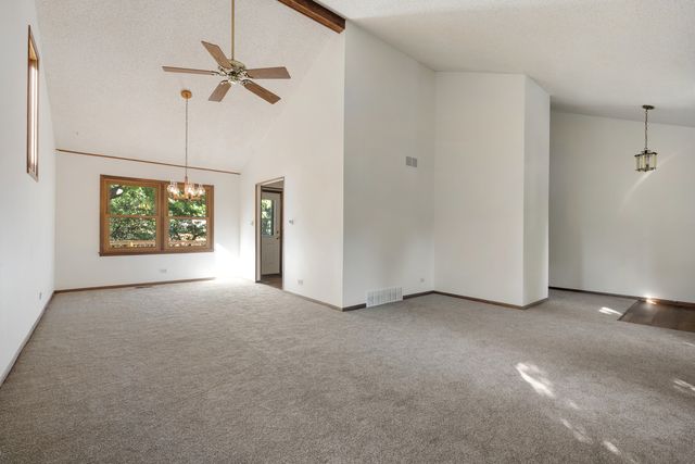 2924 Hickory Court, Woodridge, IL 60517