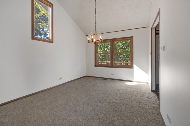 2924 Hickory Court, Woodridge, IL 60517