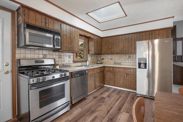 2924 Hickory Court, Woodridge, IL 60517