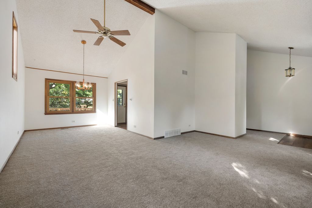 2924 Hickory Court, Woodridge, IL 60517 — photo 5