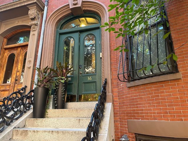 36 Upton 2, Boston, MA 02118
