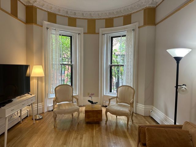 36 Upton 2, Boston, MA 02118